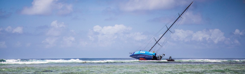 Team Vestas Wind urta un basso fondale